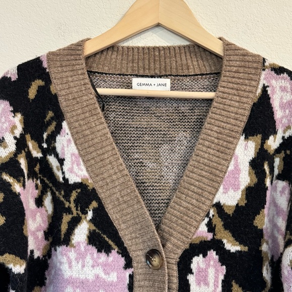 Gemma + Jane Oversize Floral Jacquard Cardigan Size Small Lavender Multi - Picture 3 of 6